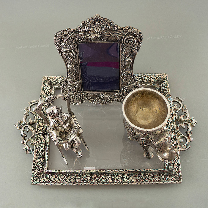 RG-Divine Ganesha & Photo Frame Tray Set MBH1050
