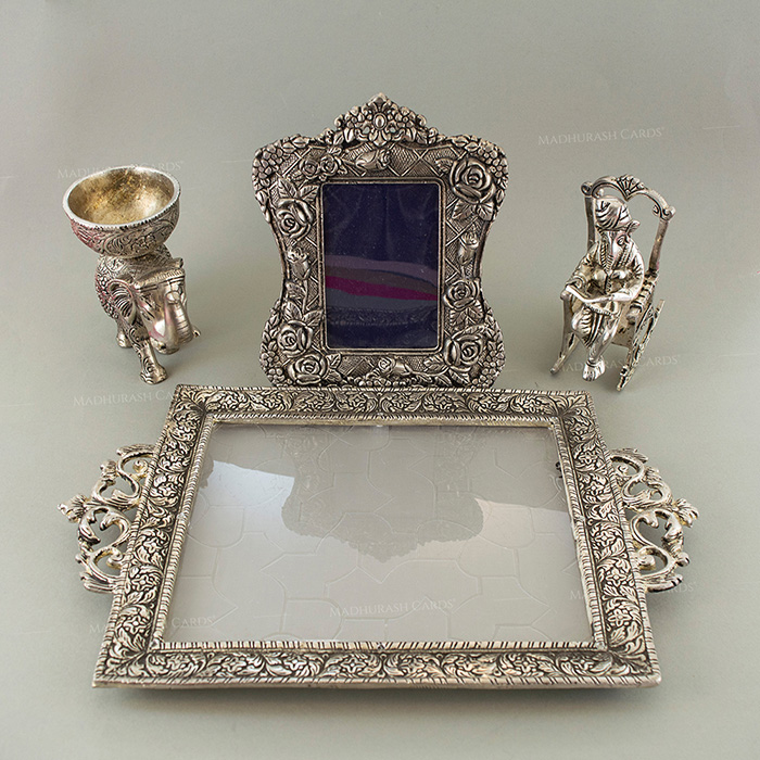 RG-Divine Ganesha & Photo Frame Tray Set MBH1050