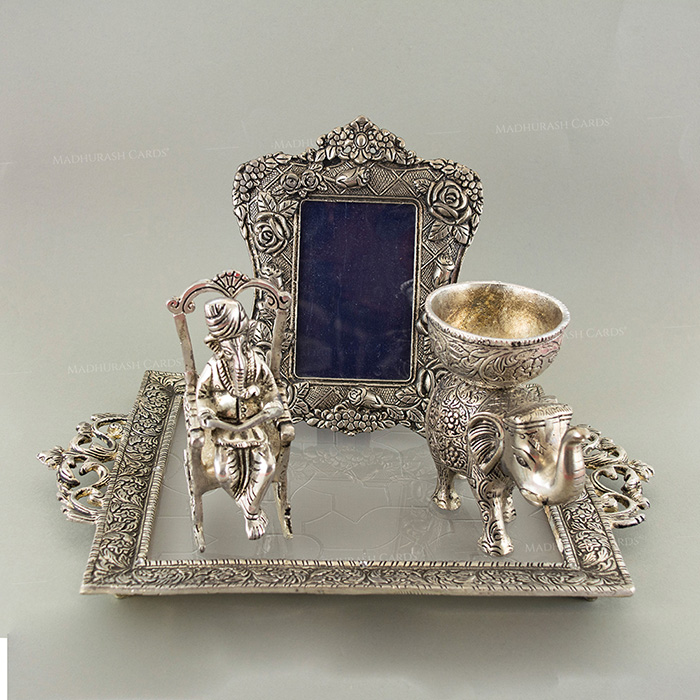 RG-Divine Ganesha & Photo Frame Tray Set MBH1050