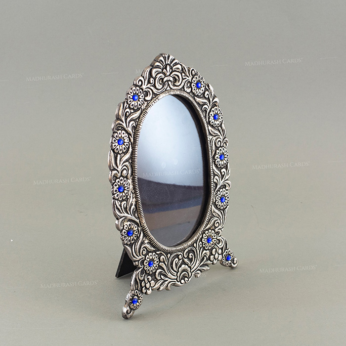 RG-MNM-Elegant Antique Photo Frame