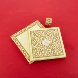 559 Decorative Floral Wedding Card